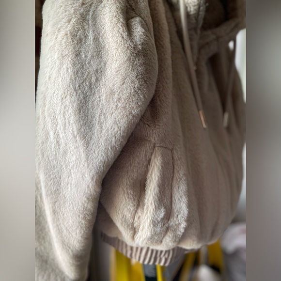 Zara Faux Fur Jacket - Picture 9 of 9